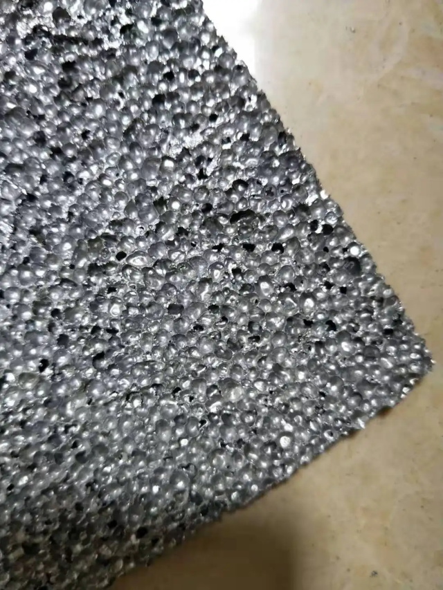 发泡泡沫铝板